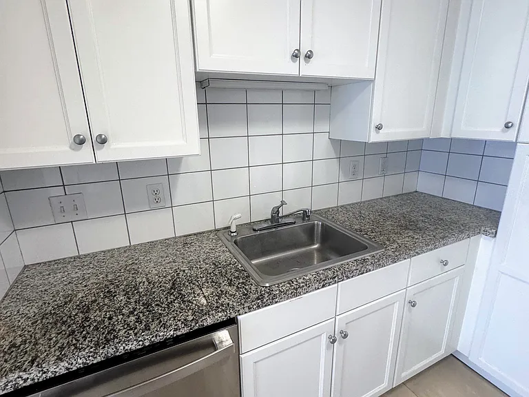 1625 Pacific Ave #304 — Photo 11