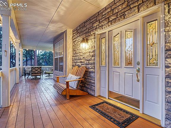 4th image of 18150 Bakers Farm Rd