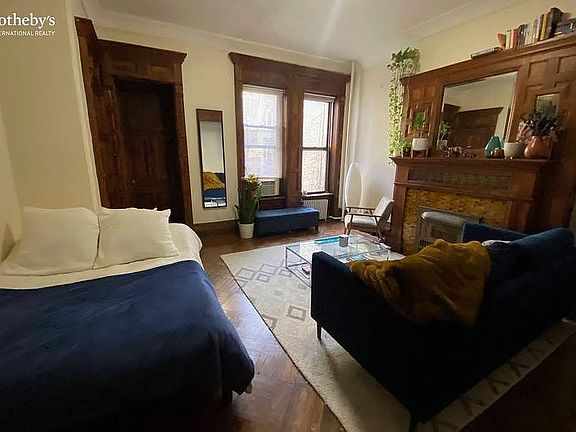 5th image of 153 W 76th St APT 2R