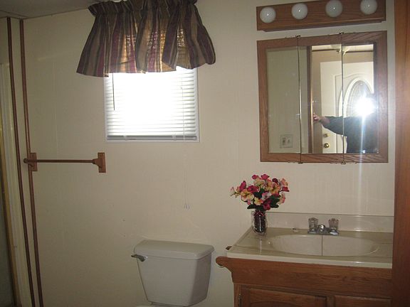 5th image of 325 E High St