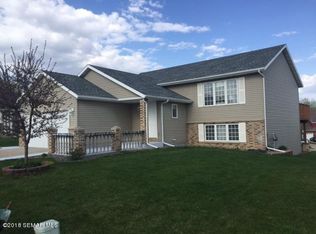 6232 Hillsboro Dr NW, Rochester, MN 55901