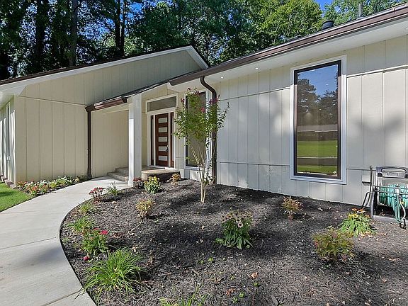 2nd image of 3425 Regalwoods Dr