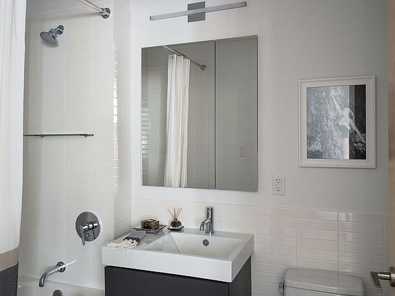 5th image of 60 Water St APT 527