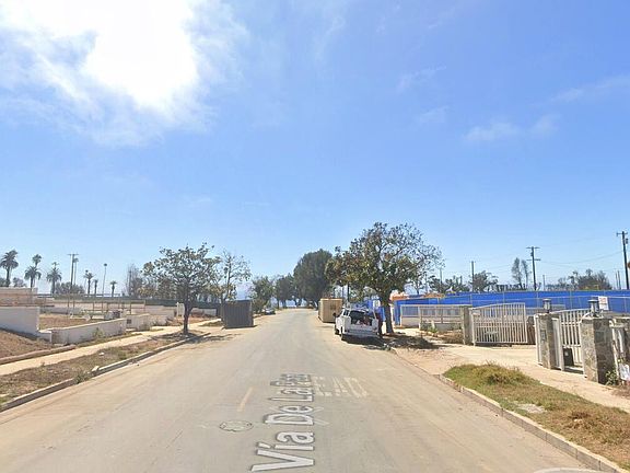 2nd image of 429 Via De La Paz