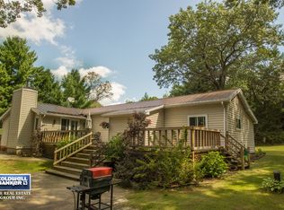 N2476 W Pine Cir, Redgranite, WI 54970