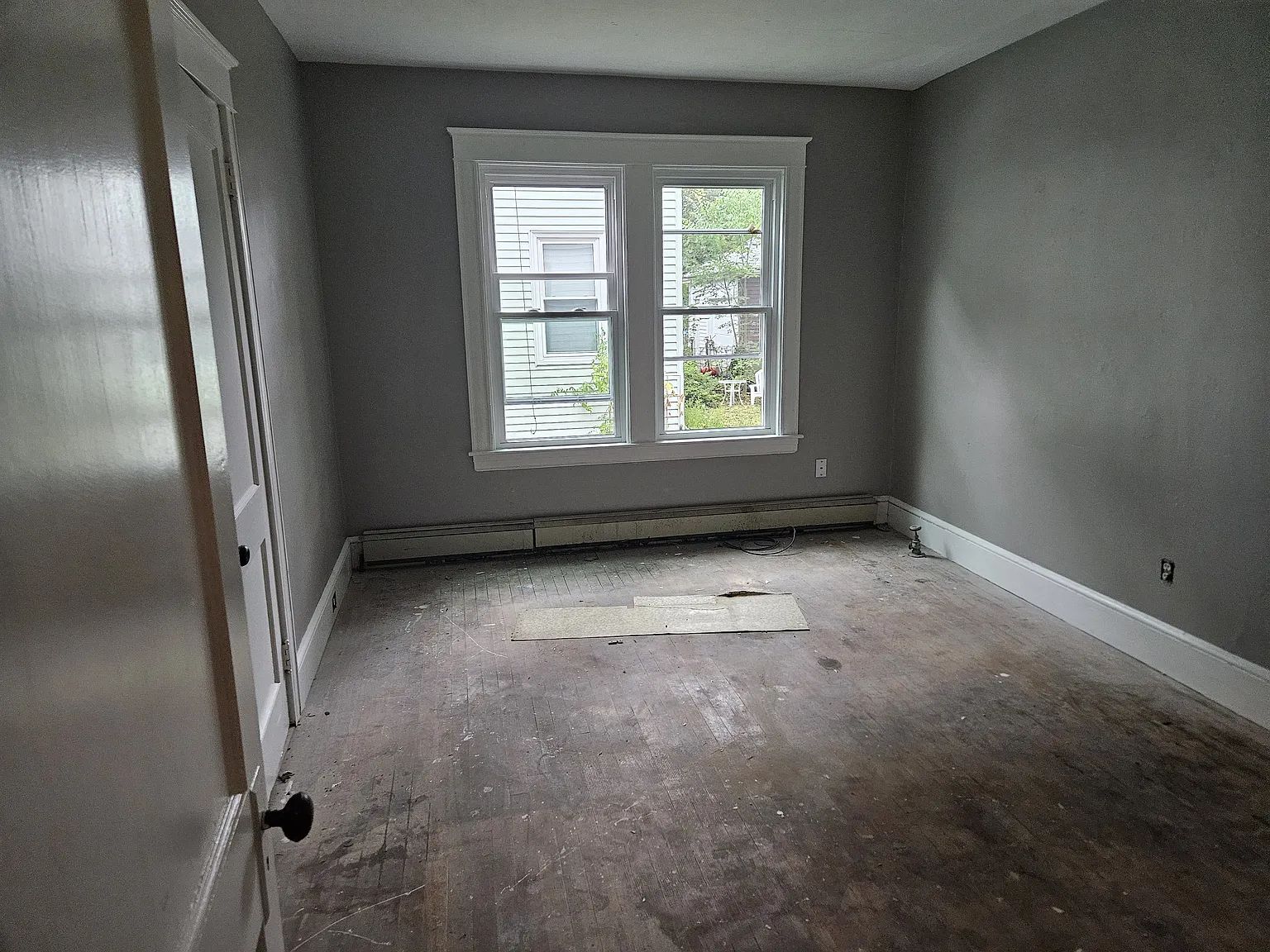 486 Woodford St — Photo 4