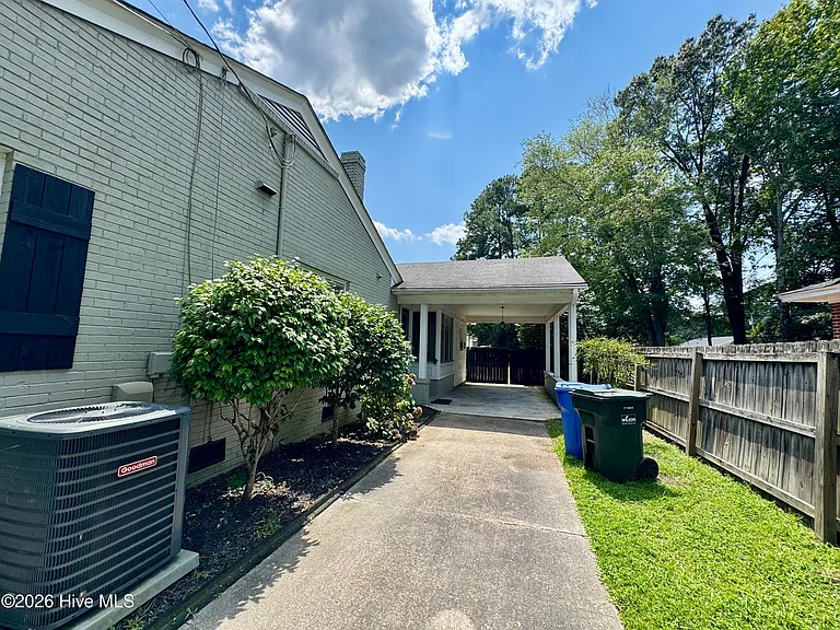 1809 Nash St NW — Photo 3