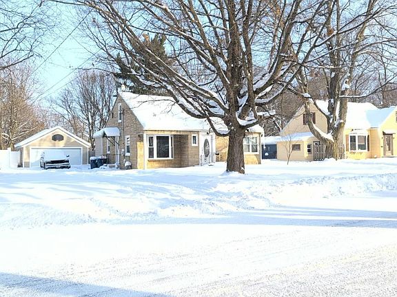3rd image of 1223 Parchmount Ave