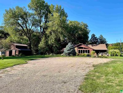 5174 S Ave, Cherokee, IA, 51012