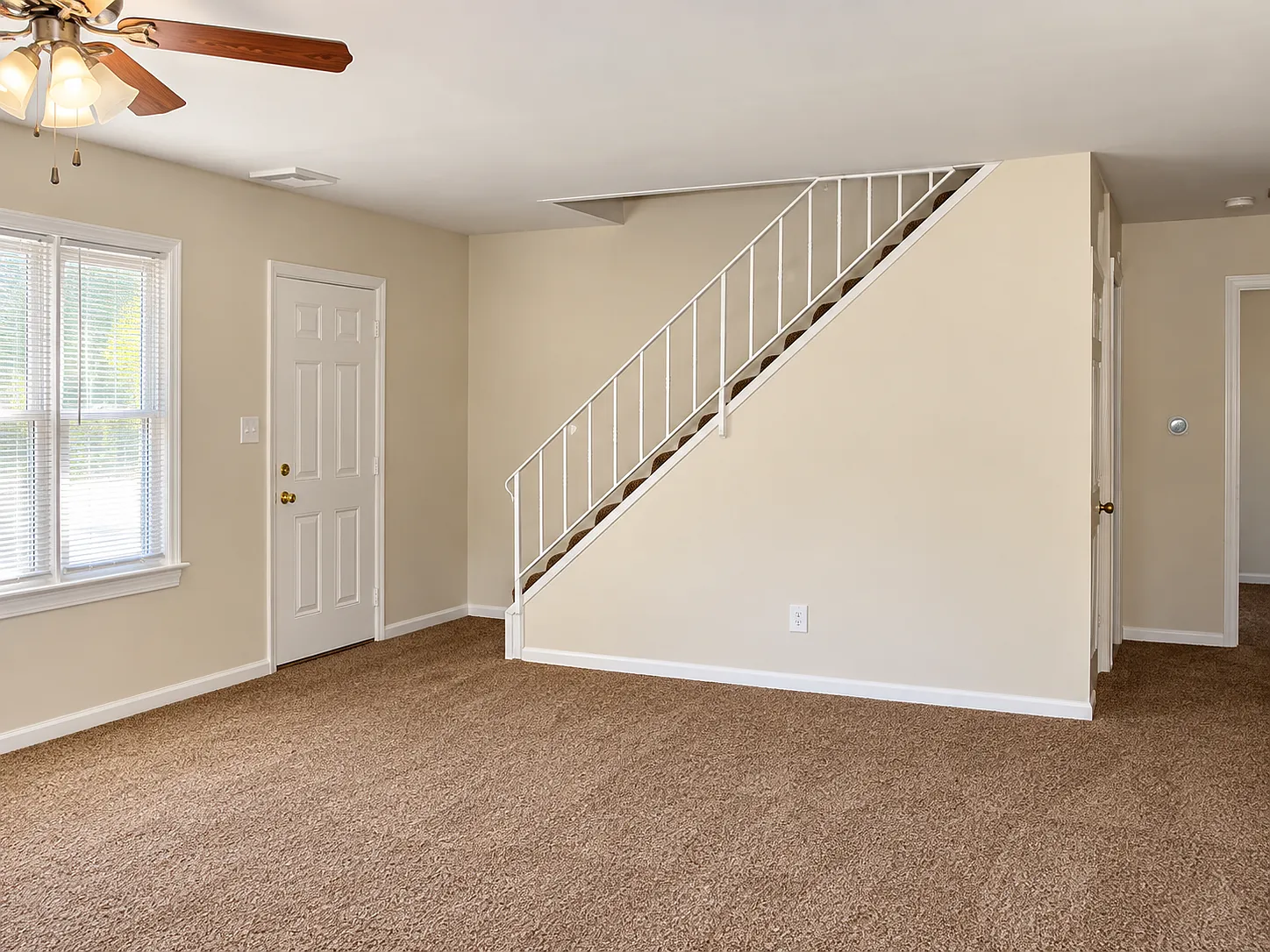 5 bed, 1642 sqft, $3,000 — Photo 3