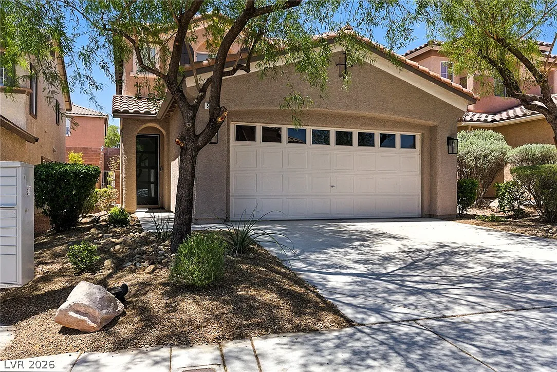 3 bed, 2.5 bath, 1723 sqft, $2,750 — Photo 2
