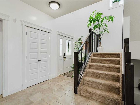 3rd image of 8013 W 112b St