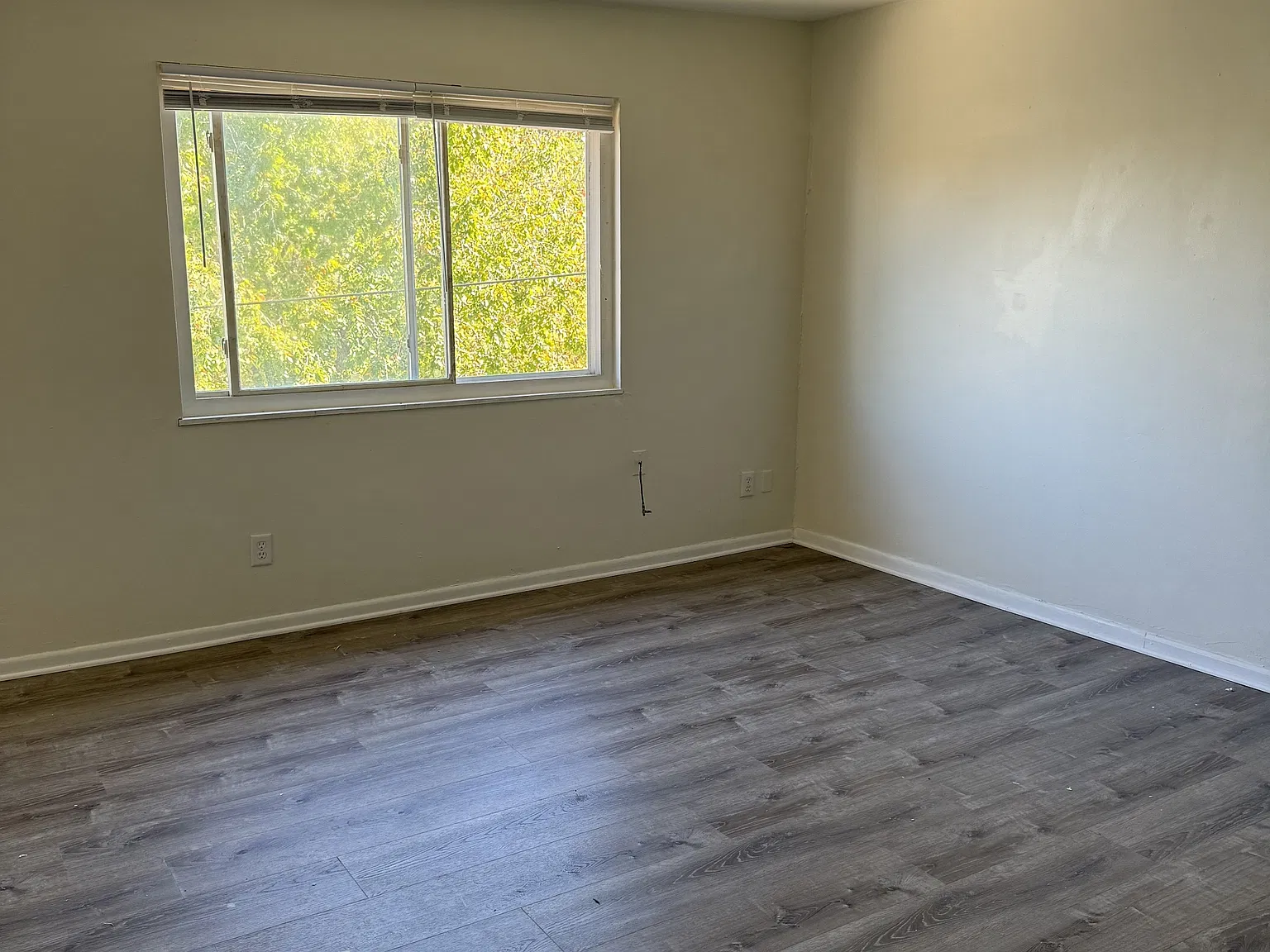 1034-1038 Cherry Drive — Photo 2