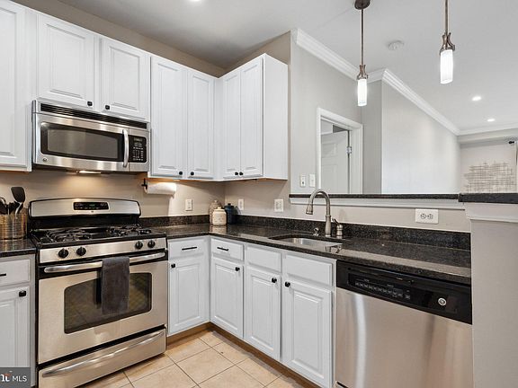 3rd image of 2465 Army Navy Dr #1-407