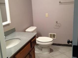 16980 Palos Verdes Dr, Stilwell, KS 66085