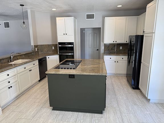 3rd image of 413 Laurkris Ct