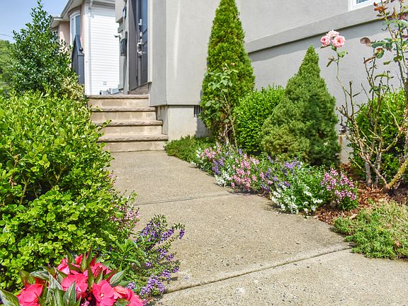 5th image of 11 Boone St