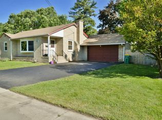 293 Center Ave, Wheeling, IL 60090