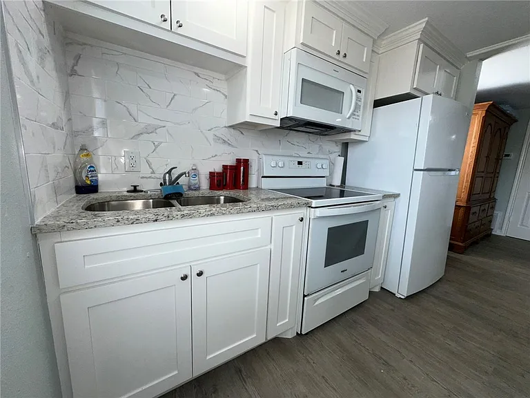 201 Volpe Cir — Photo 10