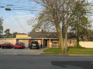 2301 Narraganset Ave, Seaford, NY 11783