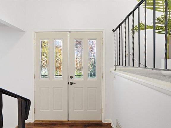 5th image of 14112 Bayview Cir NE