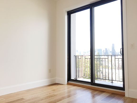 5th image of 147 Green St #4