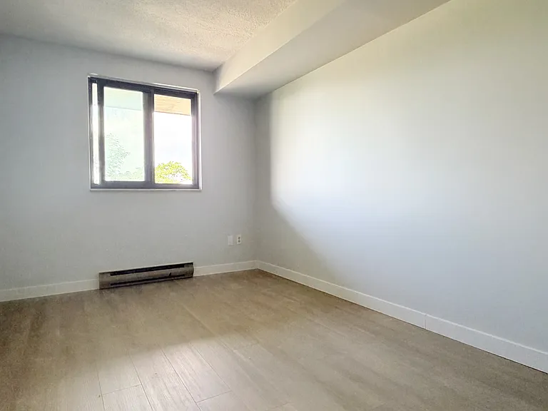 1653 Ouellette Ave #402 — Photo 7
