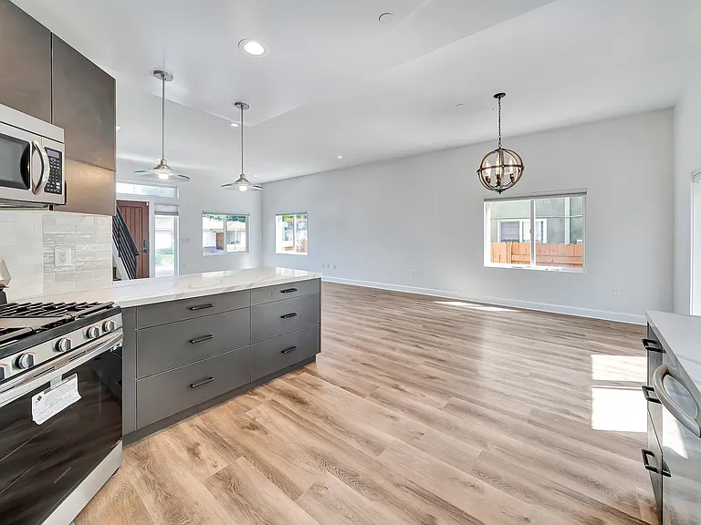 3533 Tuller Ave — Photo 12