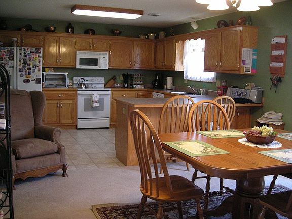 Dining/Kitchen