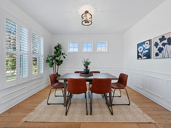 3rd image of 3533 Goldenrod St