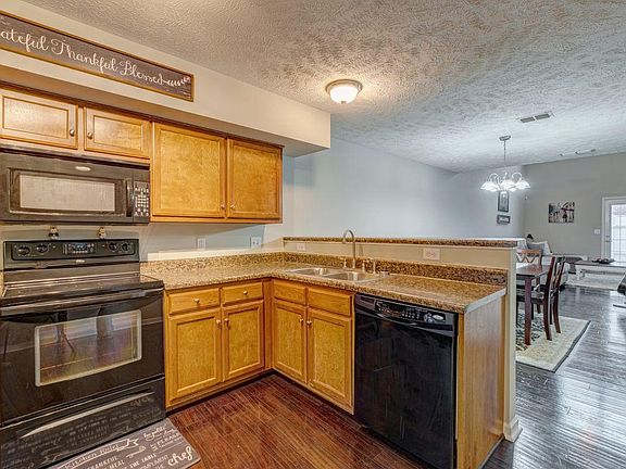 3rd image of 4819 Laura Jeanne Blvd