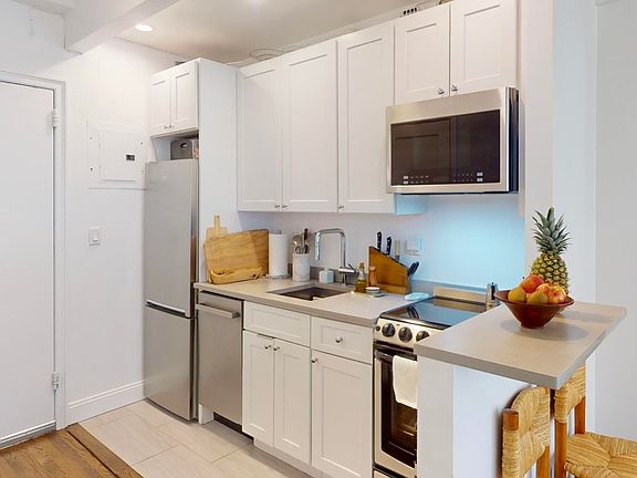 4th image of 24 5th Ave APT 1116