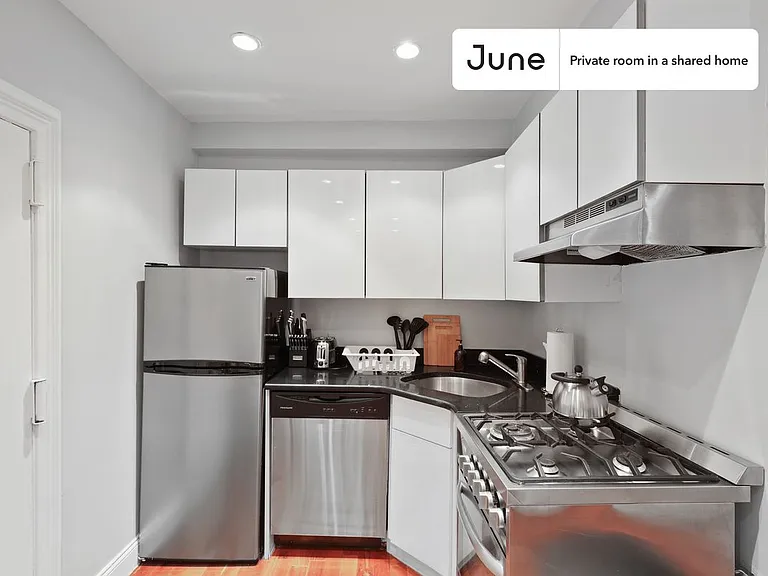 345 E 21st St #2B — Photo 11