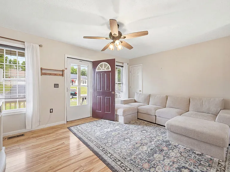 75 Brendan Ln — Photo 3