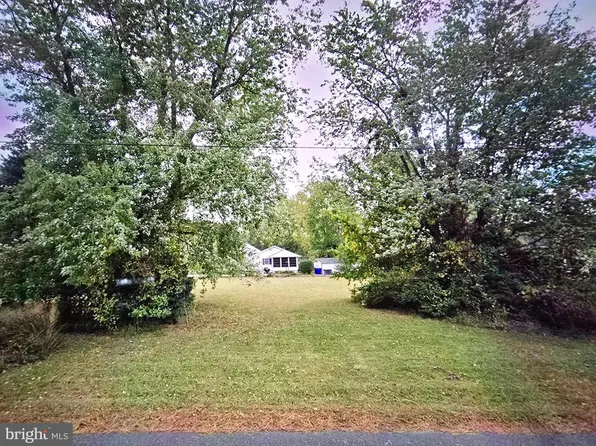 14 Clubhouse Dr, Ocean View, DE 19970