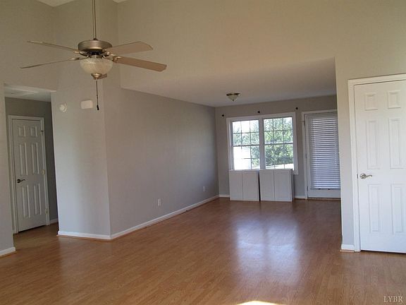 2nd image of 1092 Glasgow Ct