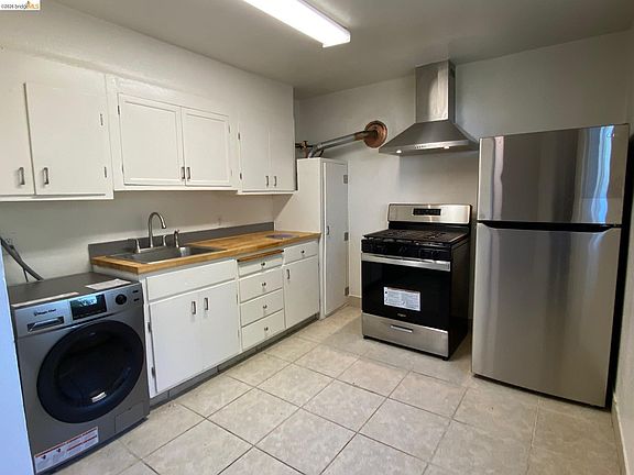 4th image of 30-34 1st St