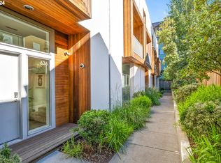 636 NE Knott St #11, Portland, OR 97212