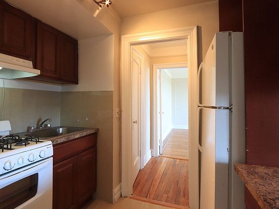 5th image of 74 Gatling Pl APT 5j