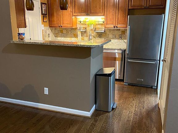 2nd image of 1513 Lincoln Way