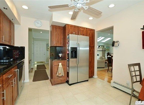 5th image of 31 Sylvia Ln