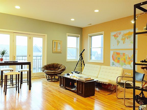 4th image of 2633 W Belmont Ave Unit 3