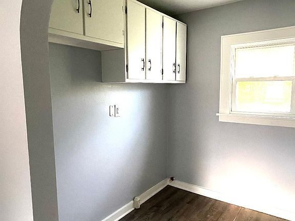 5th image of 198 Pierce Ave #1