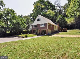 6221 Walhonding Rd, Bethesda, MD 20816