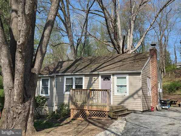 718 Wilson Ave, Sykesville, MD 21784