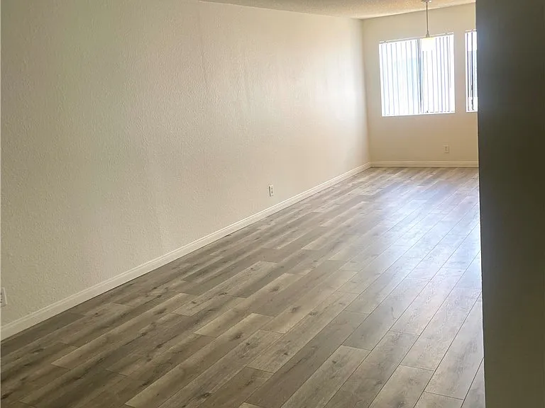 518 Oak St #7 — Photo 9