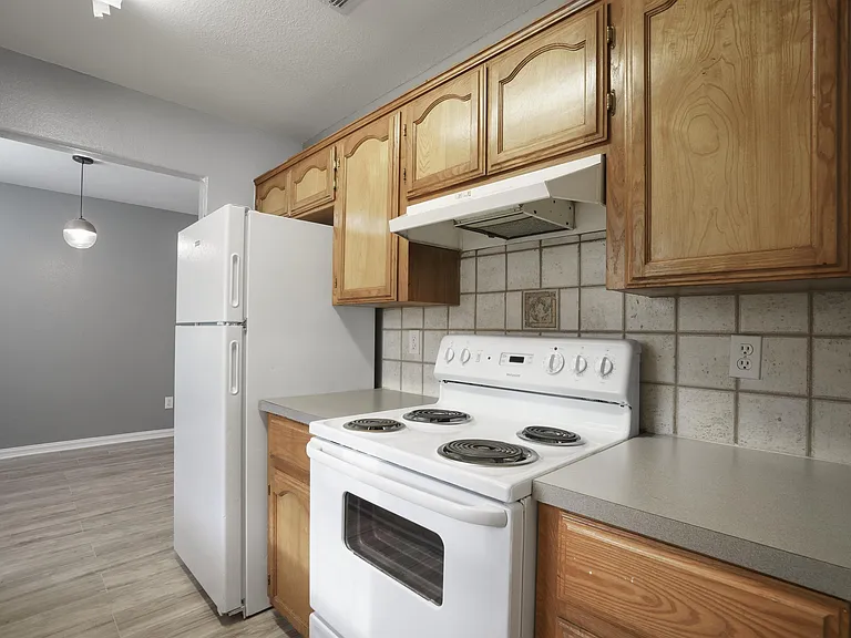 1918 Angus St S #3 — Photo 34