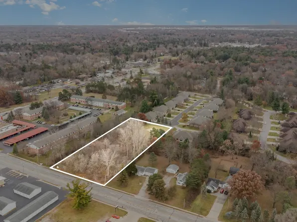 1809 W Wackerly St, Midland, MI 48640