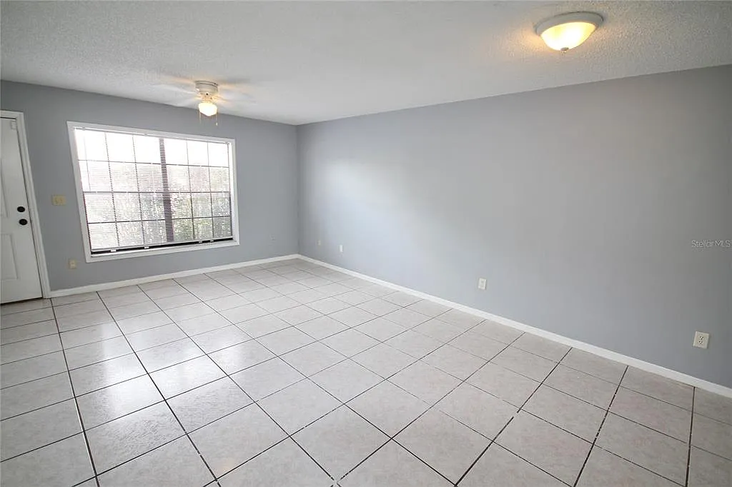 Building Photo - 3283 Oak Lake Pl #127