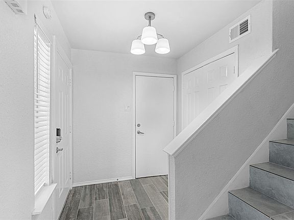 4th image of 8750 Park Ln #59
